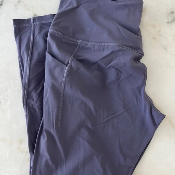 🧘🏼♀️ Lululemon Align High Rise Legging with Pockets - Picture 2 of 5